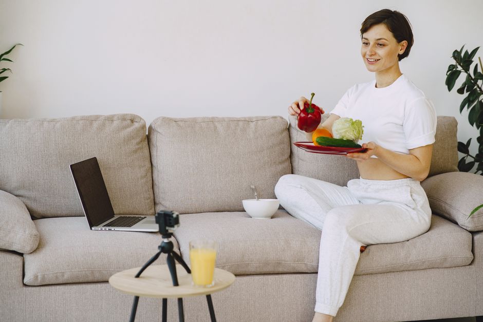 Unlocking the Benefits of Online Nutrition Coaching