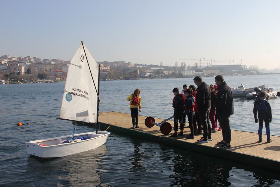 La Aventura de Navegar: Todo Sobre la Escuela de Vela