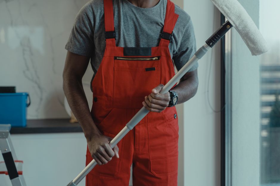 The Essential Guide to Choosing a Window Cleaning Company