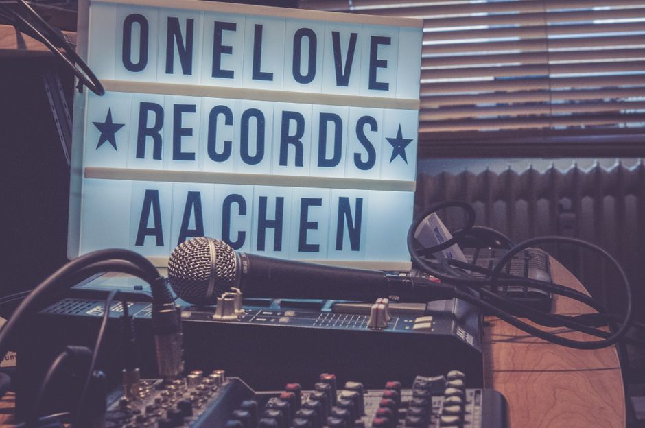 Unlocking Creativity: The Benefits of Recording Studio Rental
