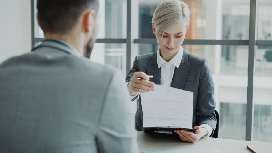 Navigating the Complex World of HR Compliance Consulting